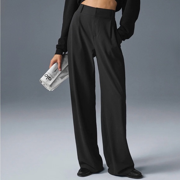 ALO Yoga Pants - ALO Yoga High-Waist Dreamscape Trouser (Regular) Black size Small